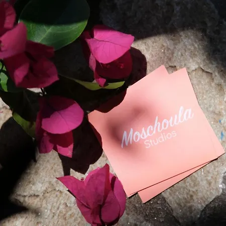 Moschoula Paro