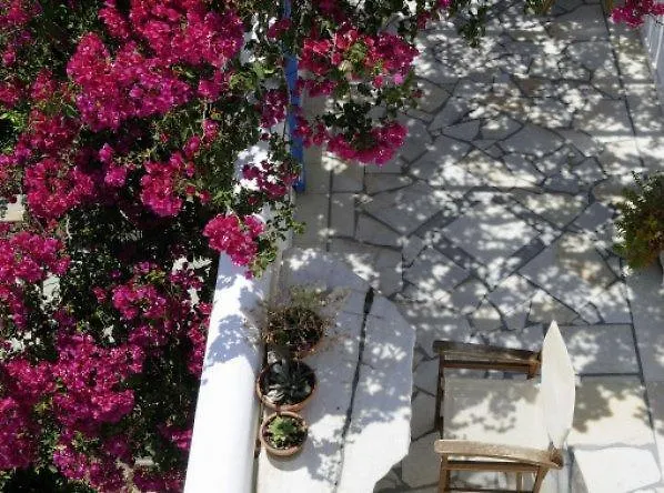 Apartment Moschoula *